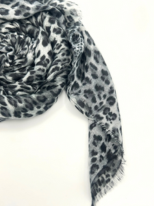 Foulard gris léopard Kaya